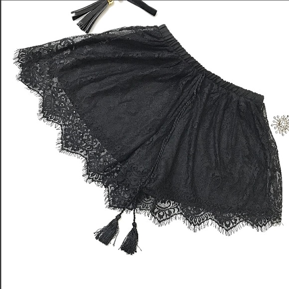 Black Shorts All over Lace Drawstring Lined New - Picture 4 of 8
